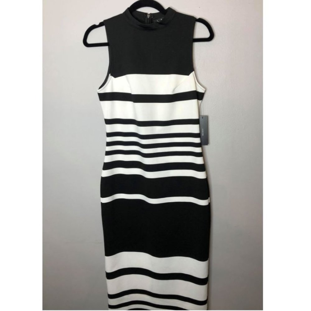 BLACK‎ AND WHITE HALTER MIDI DRESS - SIZE M